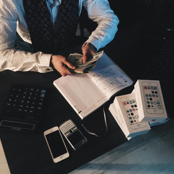 Top 10 Accounting Mistakes Small Business Owners in Entertainment, Property Investment, and Health & Beauty Fields Make (and How to Avoid Them)